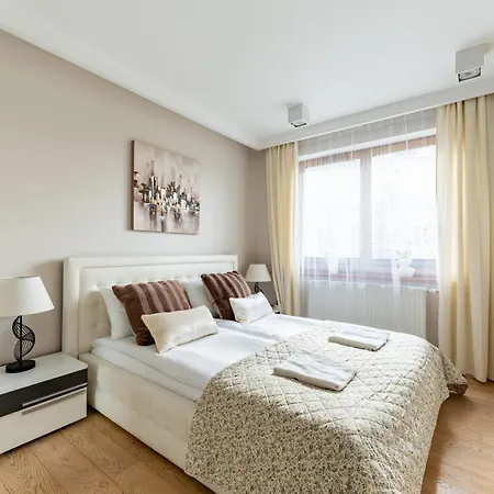 Apartamento Taneczna Spacious By Bookinghost